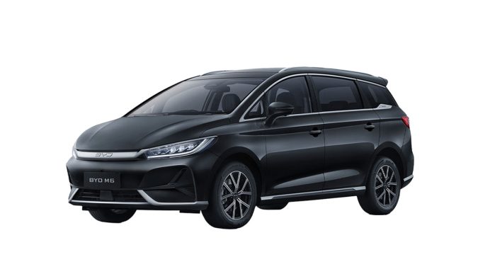 BYD M6