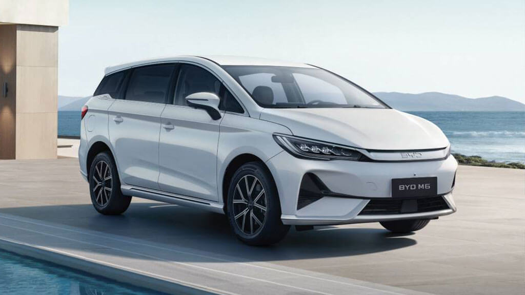 BYD M6